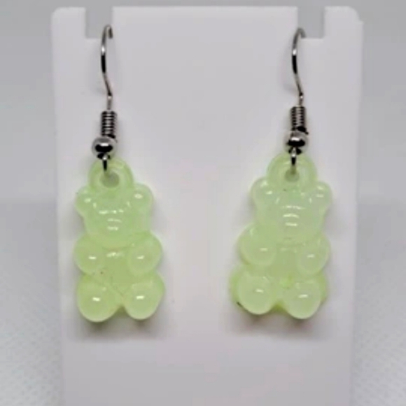 Matte gummy bear earrings 🐻💚💛 - Picture 5 of 5